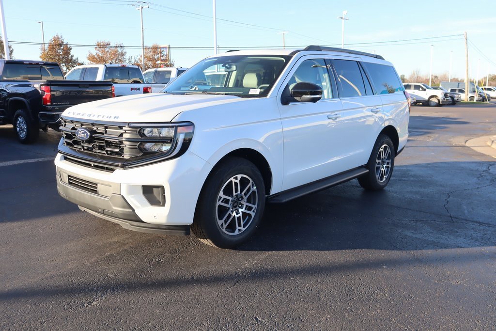 New 2025 Ford Expedition Active image 11