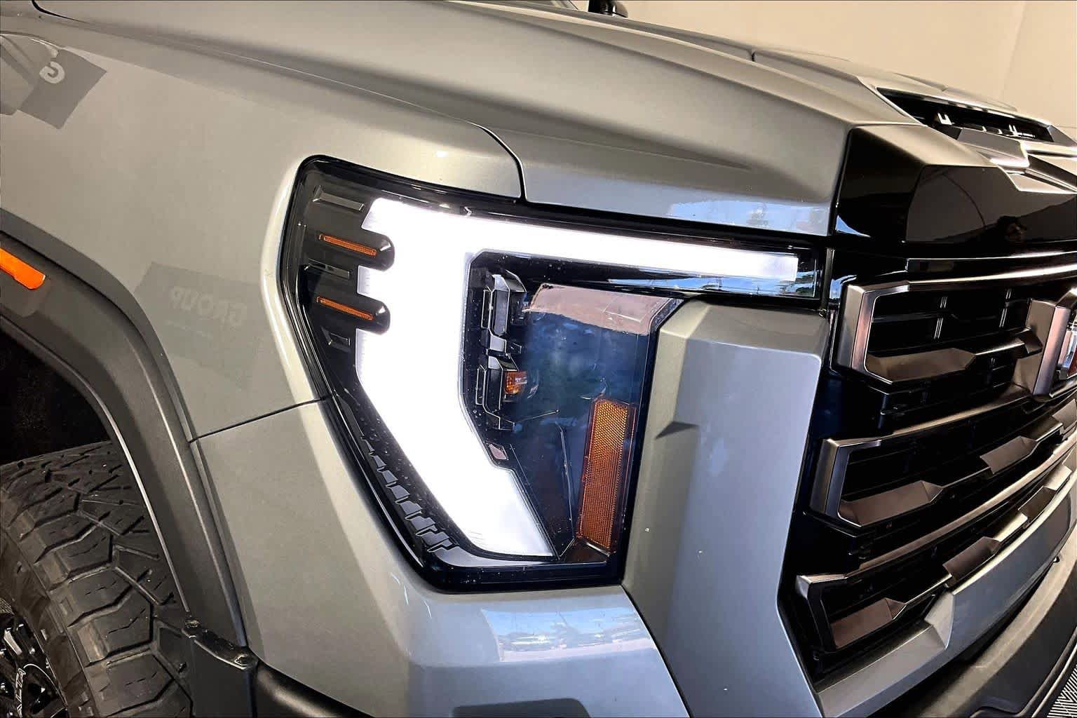 Used 2024 GMC Sierra 2500 AT4X w/ AT4X AEV Edition AWD/4WD image 26