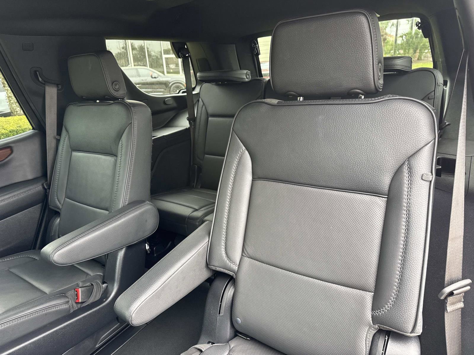 Used 2025 GMC Yukon Denali AWD/4WD image 14