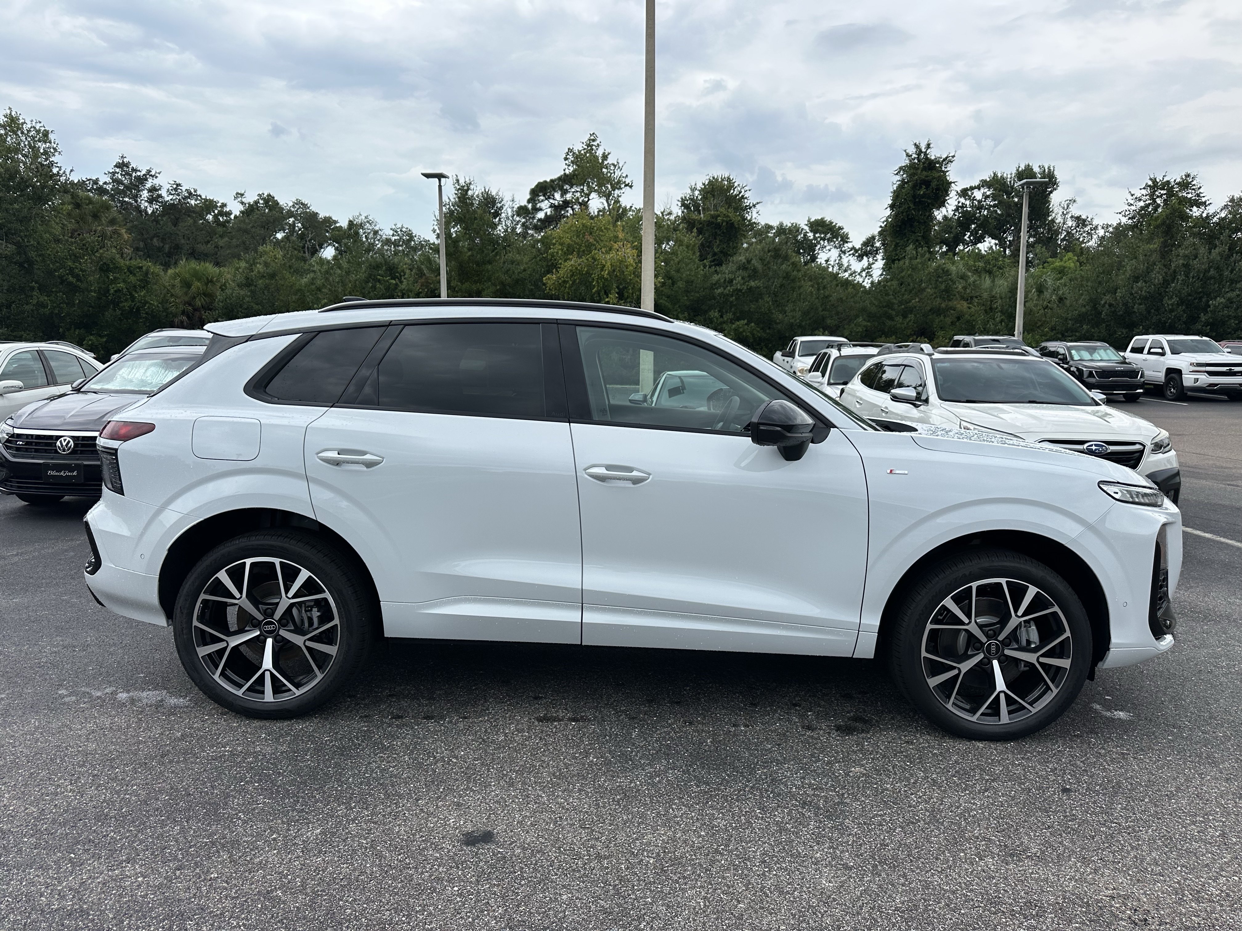 New 2026 Audi Q3 quattro 2.0T AWD/4WD image 3