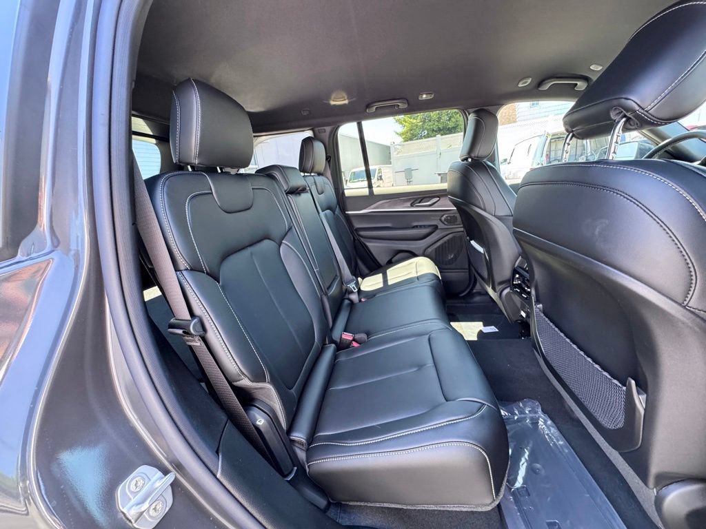 New 2026 Jeep Grand Cherokee Limited AWD/4WD image 21