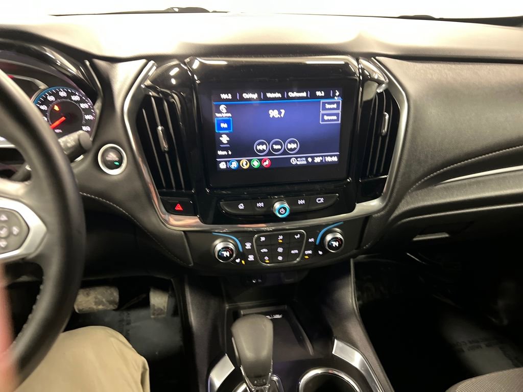 Used 2023 Chevrolet Traverse LT image 24