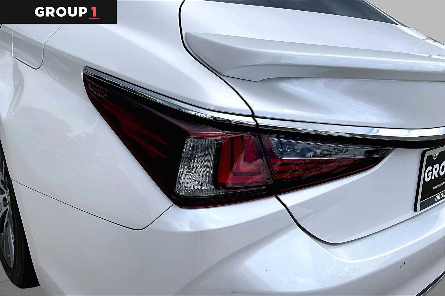Certified 2021 Lexus ES 300h w/ Premium Package FWD image 26