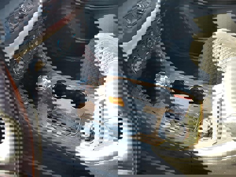 Used 2017 GMC Acadia SLE image 12