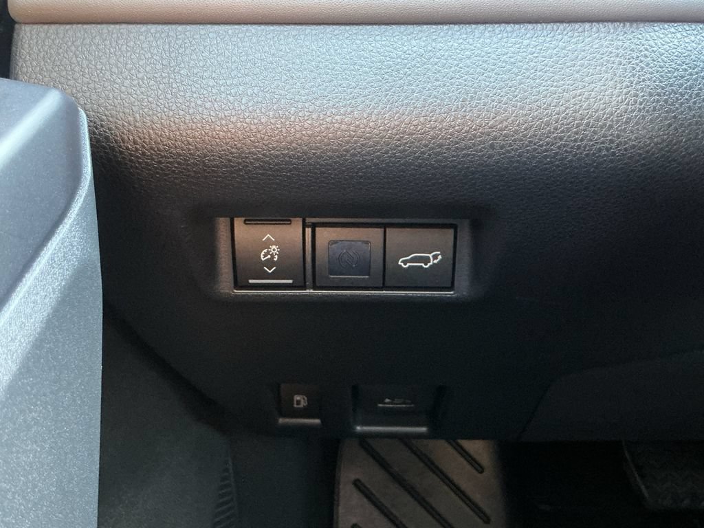 Certified 2026 Toyota RAV4 XSE w/ Weather Package AWD/4WD image 21