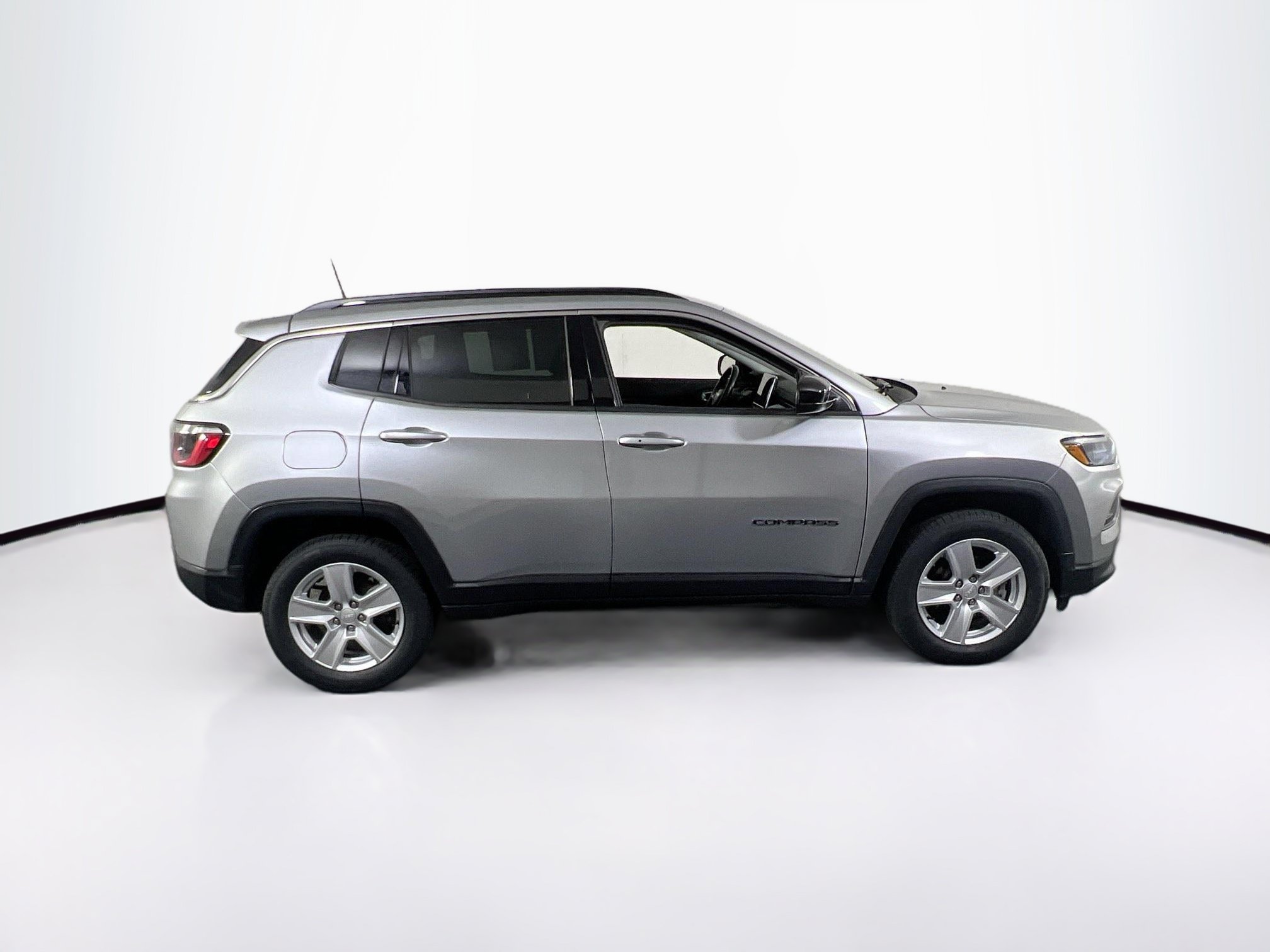 Used 2022 Jeep Compass Latitude w/ Convenience Group AWD/4WD image 4