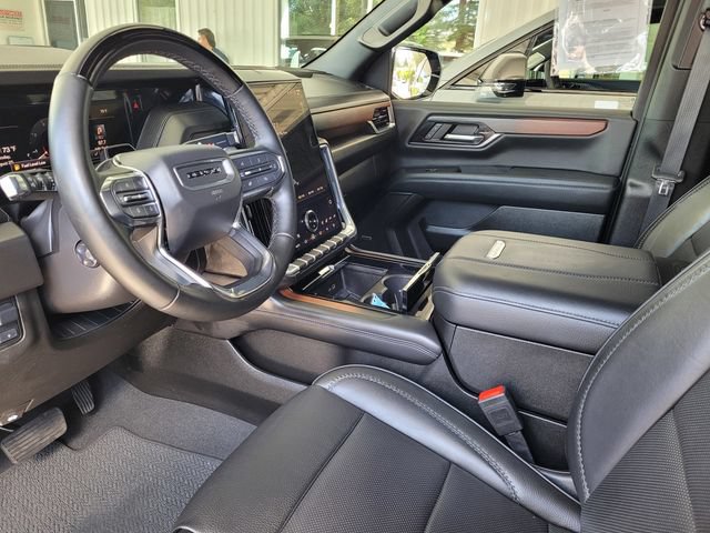 Used 2025 GMC Yukon XL Denali w/ Denali Reserve Package AWD/4WD image 10