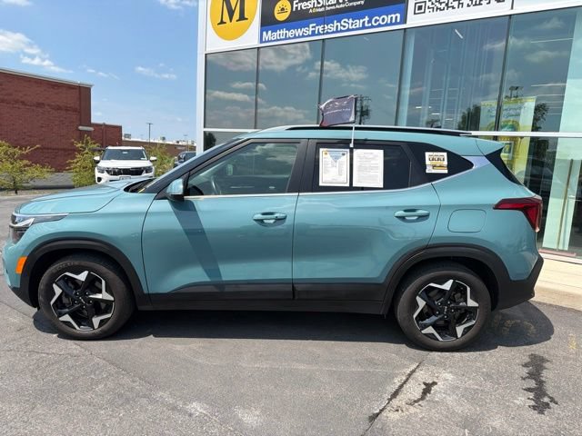 Certified 2024 Kia Seltos EX AWD/4WD image 2