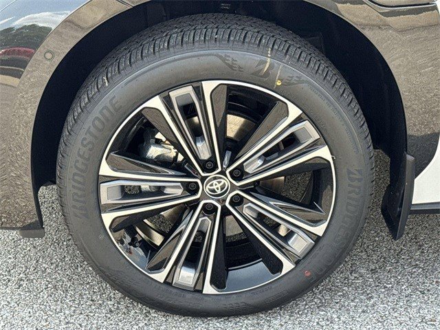 Used 2025 Toyota bZ4X AWD image 22