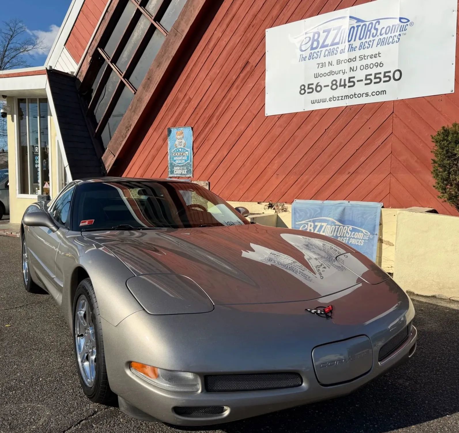 Used 2001 Chevrolet Corvette Coupe w/ Preferred Equipment Group1 image 1