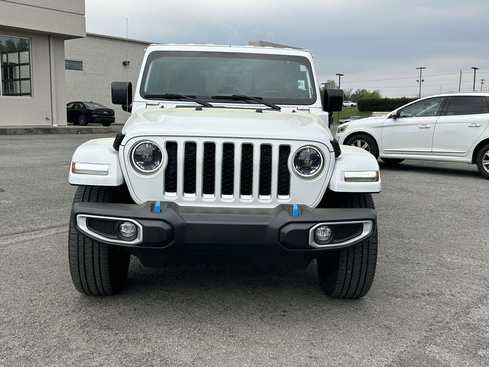 Used 2023 Jeep Wrangler Unlimited Sahara w/ Cold Weather Group image 8