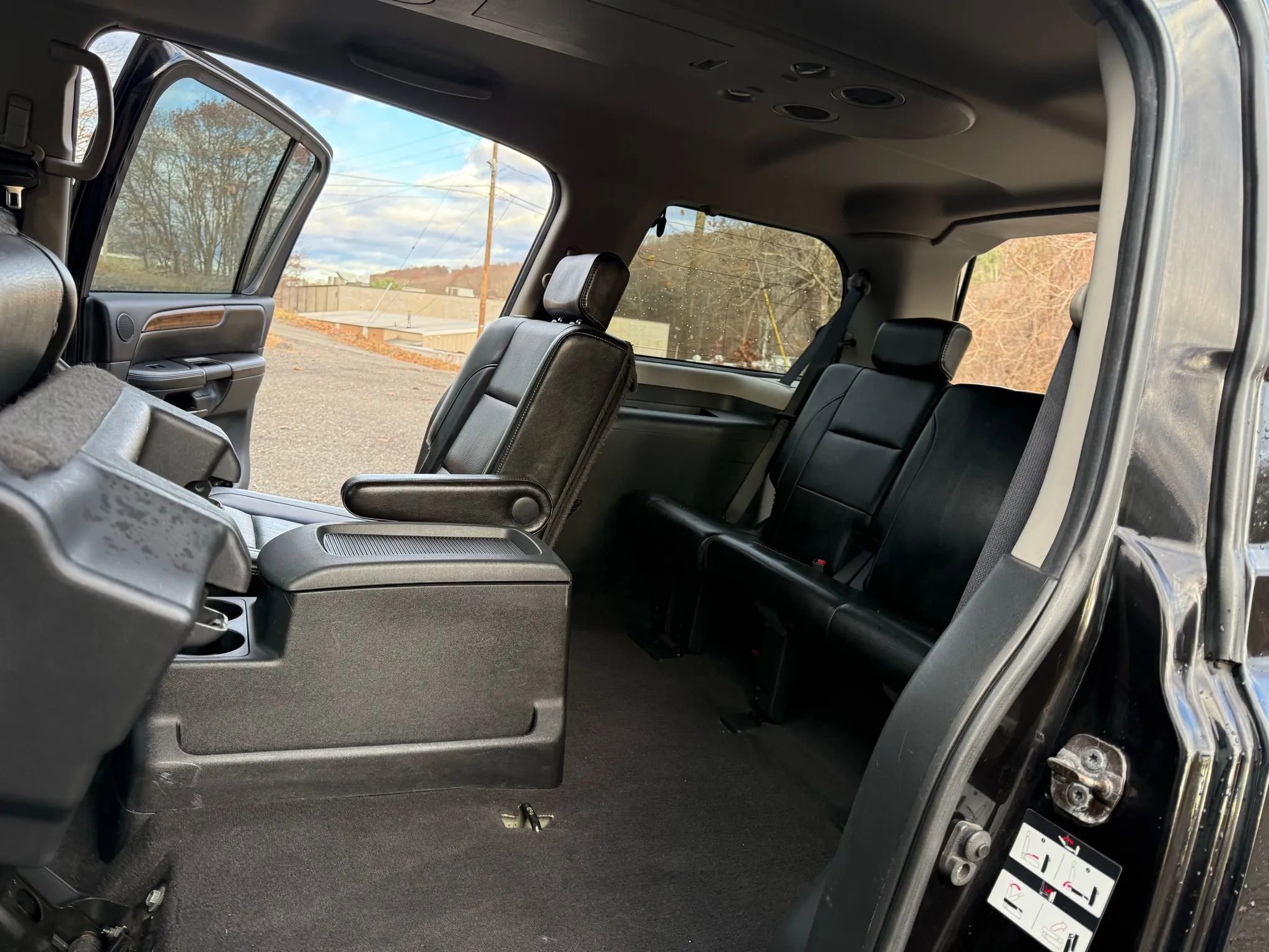 Used 2010 Nissan Armada Platinum w/ Captain Seat Pkg image 29