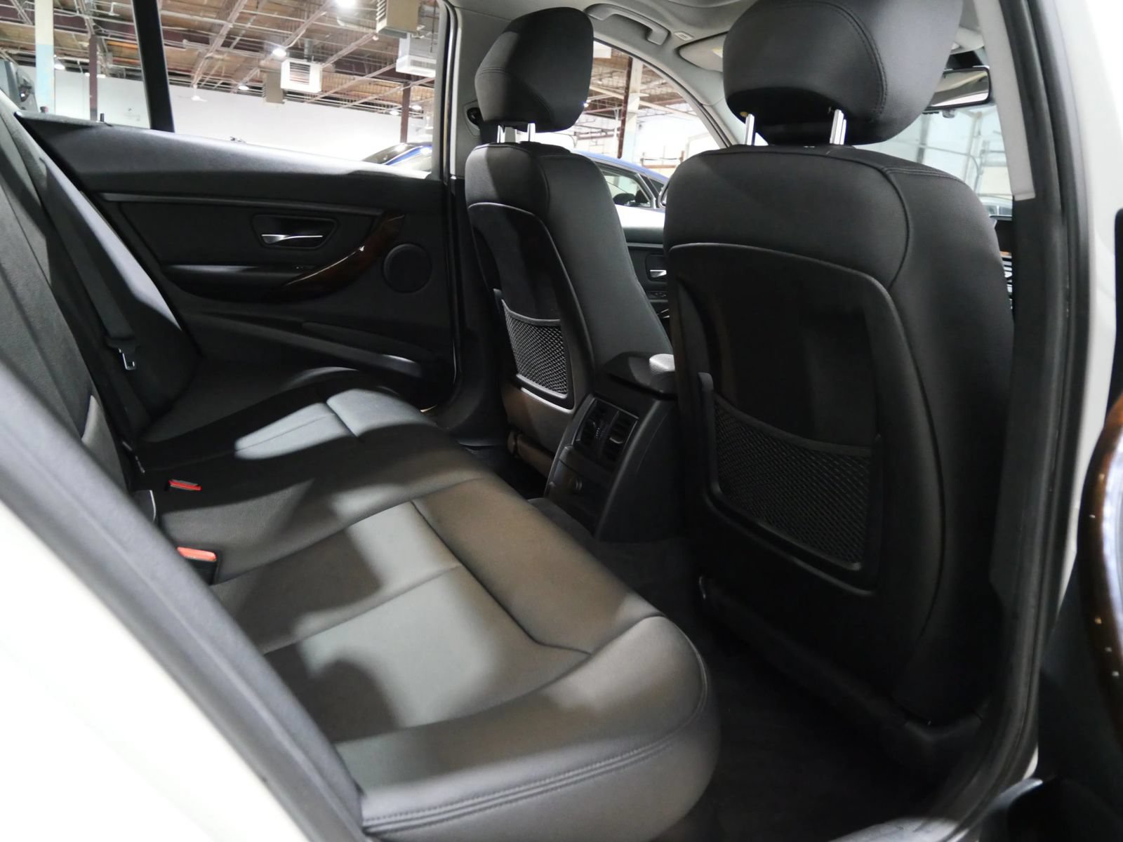 Used 2016 BMW 320i xDrive Sedan AWD/4WD image 11