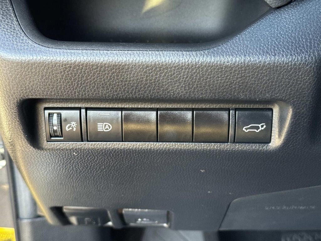 Used 2022 Toyota RAV4 XLE w/ Convenience Package image 45
