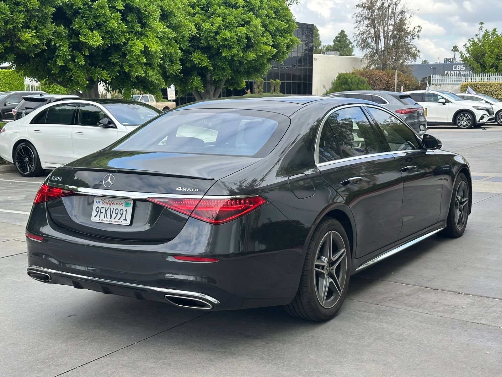 Used 2022 Mercedes-Benz S 500 4MATIC w/ AMG Line Package image 9
