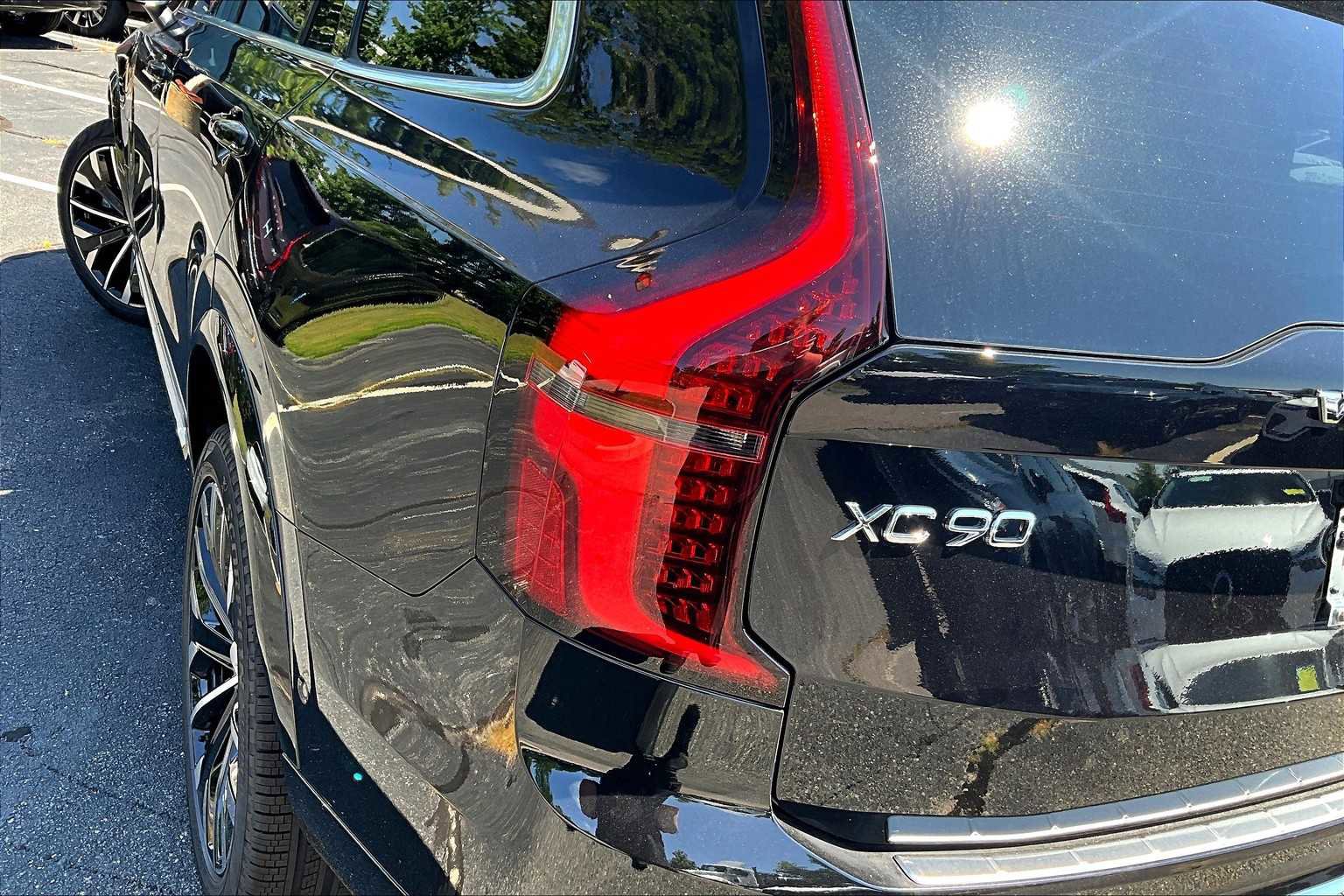 New 2026 Volvo XC90 T8 Ultra w/ Protection Package Premier image 5