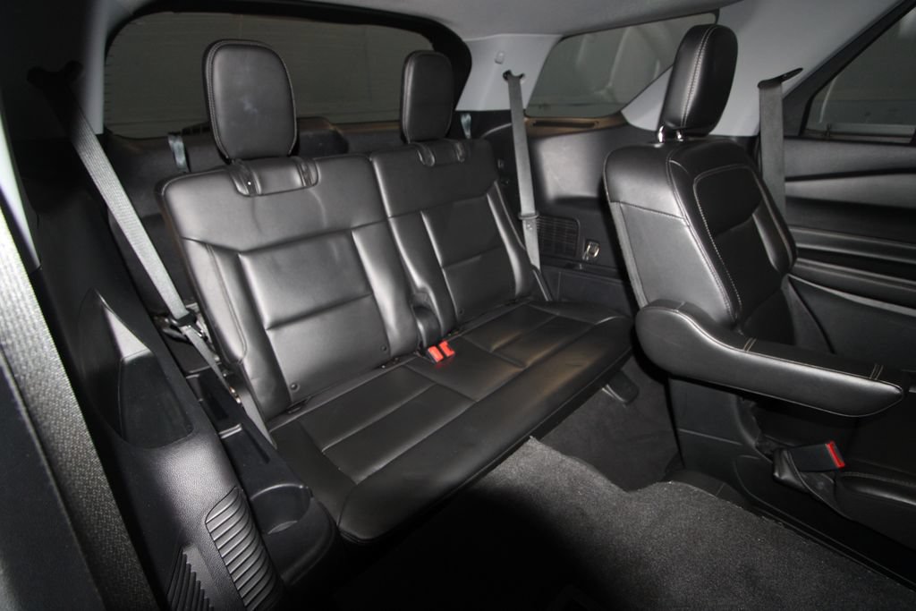 Used 2022 Ford Explorer XLT w/ Equipment Group 202A RWD image 26