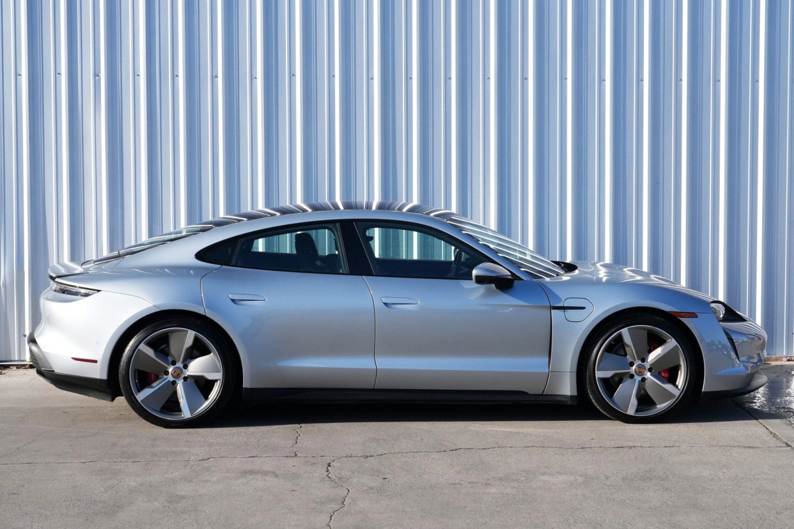 Used 2020 Porsche Taycan 4S w/ Premium Package image 55