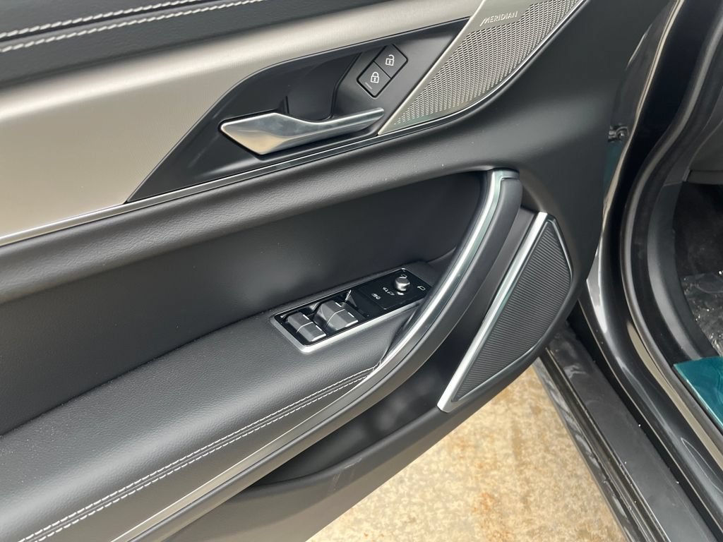 New 2024 Jaguar XF R-Dynamic SE AWD/4WD image 11
