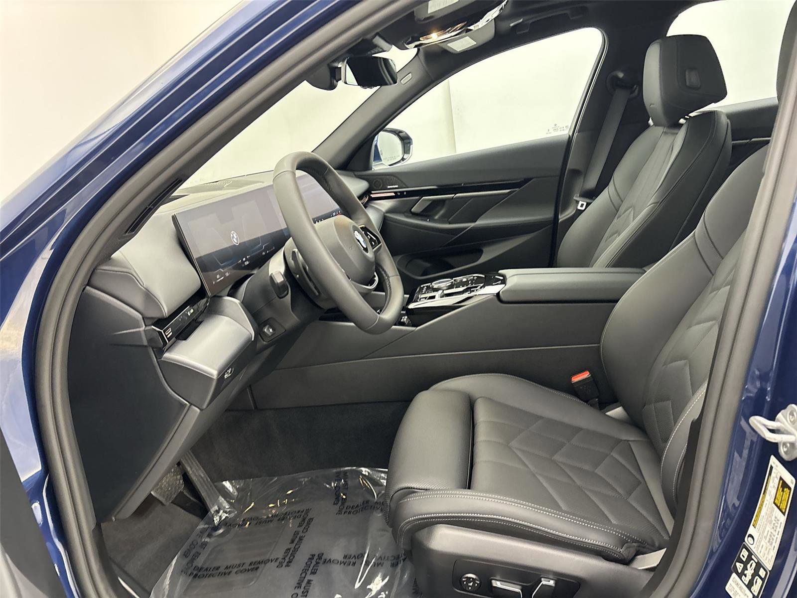 Used 2025 BMW 530i xDrive w/ Premium Package image 25