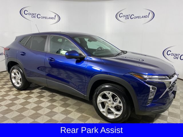 Certified 2024 Chevrolet Trax LS w/ LS Convenience Package FWD image 9
