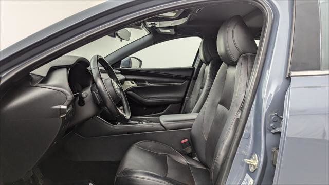 Used 2019 MAZDA MAZDA3 Hatchback w/ Premium Package image 14