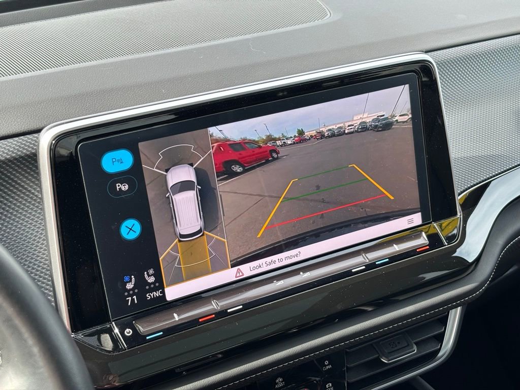 Used 2025 Volkswagen Atlas Cross Sport SEL Premium R-Line AWD/4WD image 43