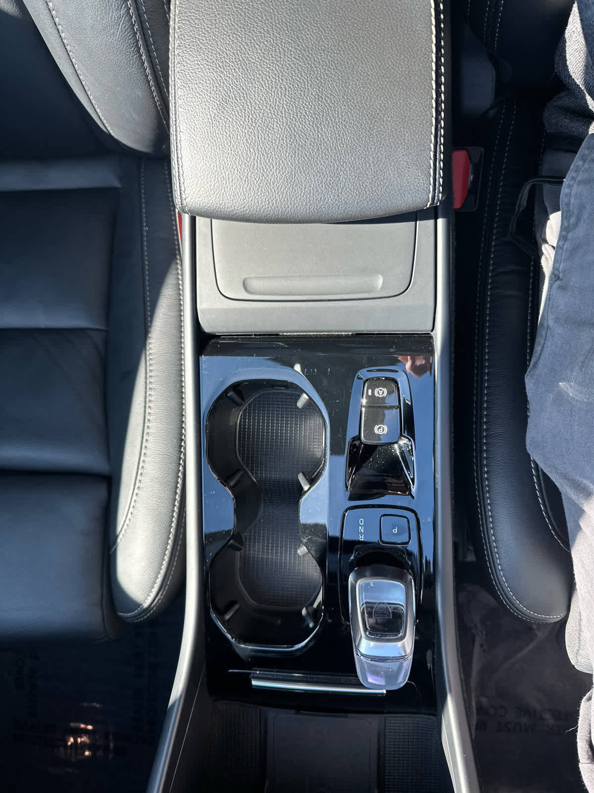 Used 2023 Volvo XC40 B5 Plus w/ Climate Package image 23