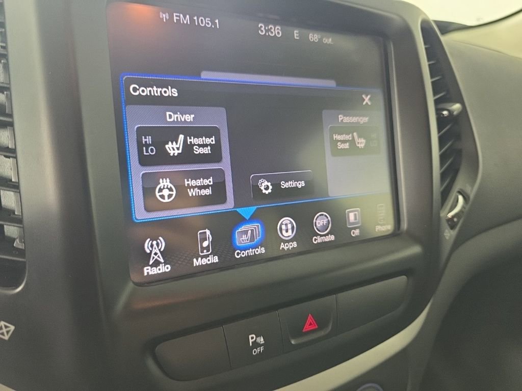 Used 2016 Jeep Cherokee Trailhawk w/ Leather Interior Group image 19