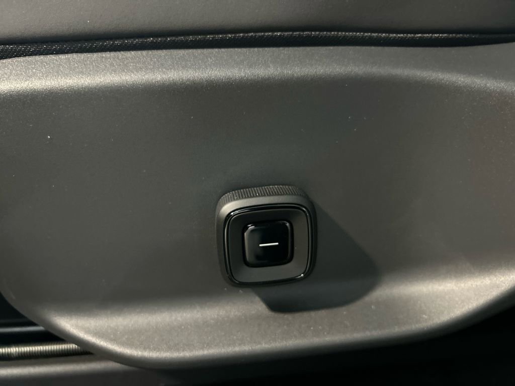 New 2026 Volvo EX30 Cross Country Ultra w/ Protection Package Premier image 11