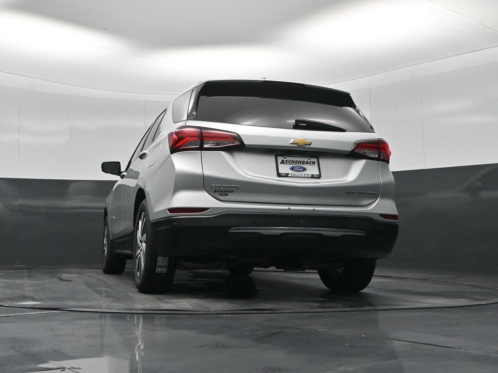 Used 2022 Chevrolet Equinox Premier AWD/4WD image 32