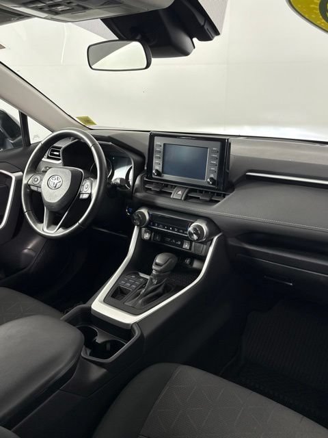Used 2019 Toyota RAV4 XLE AWD/4WD image 25