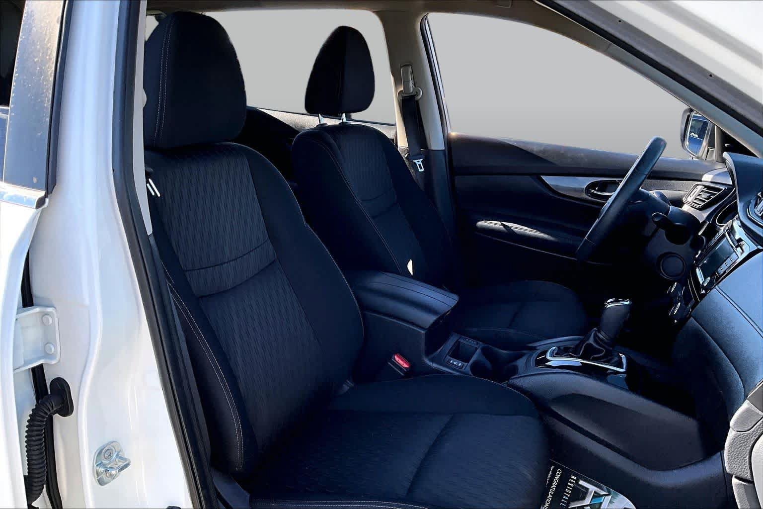 Used 2019 Nissan Rogue SV FWD image 8