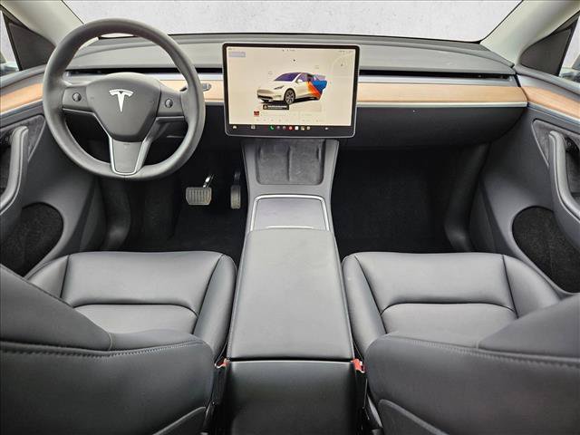 Used 2025 Tesla Model Y Long Range AWD/4WD image 18
