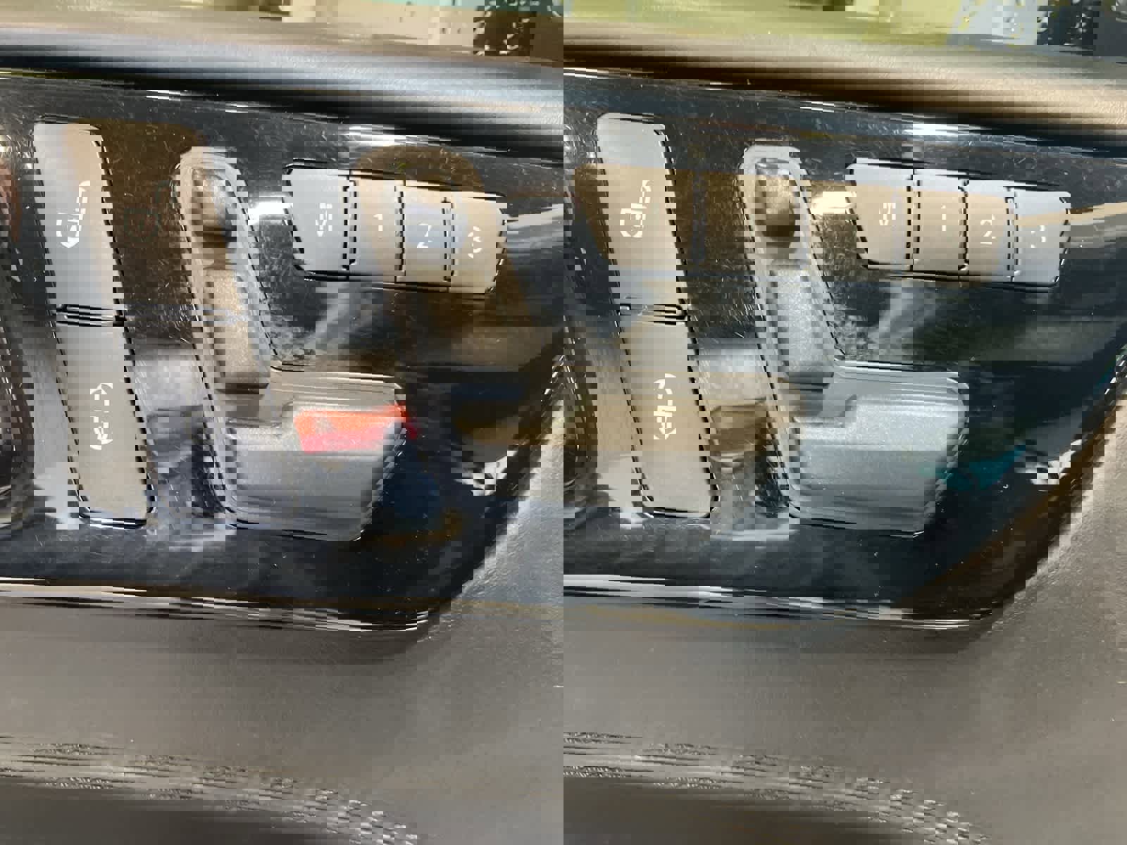 Used 2015 Mercedes-Benz GL 63 AMG 4MATIC image 14