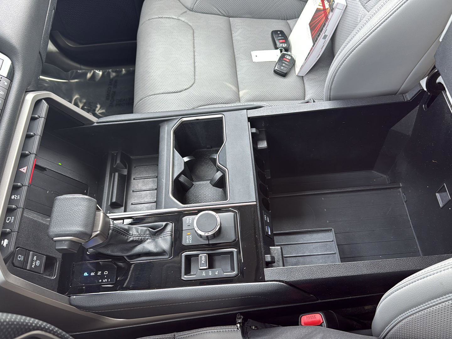 Used 2022 Toyota Tundra Limited AWD/4WD image 34