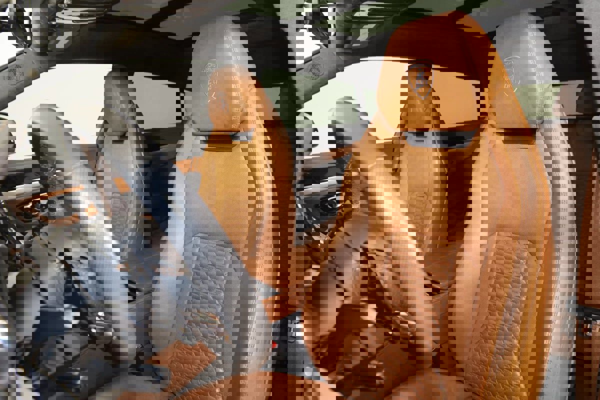 Used 2019 Lamborghini Urus image 43