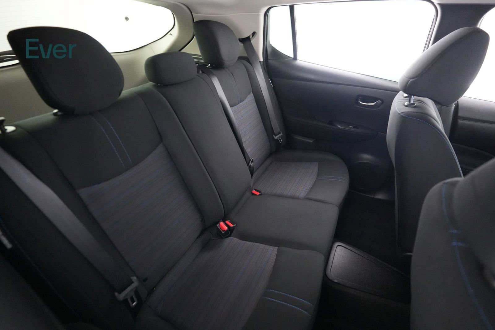 Used 2025 Nissan Leaf S FWD image 5