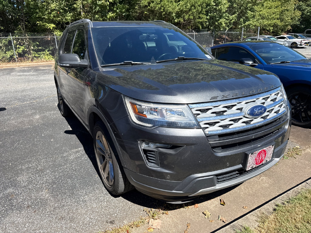 Used 2019 Ford Explorer XLT w/ Equipment Group 202A AWD/4WD image 3
