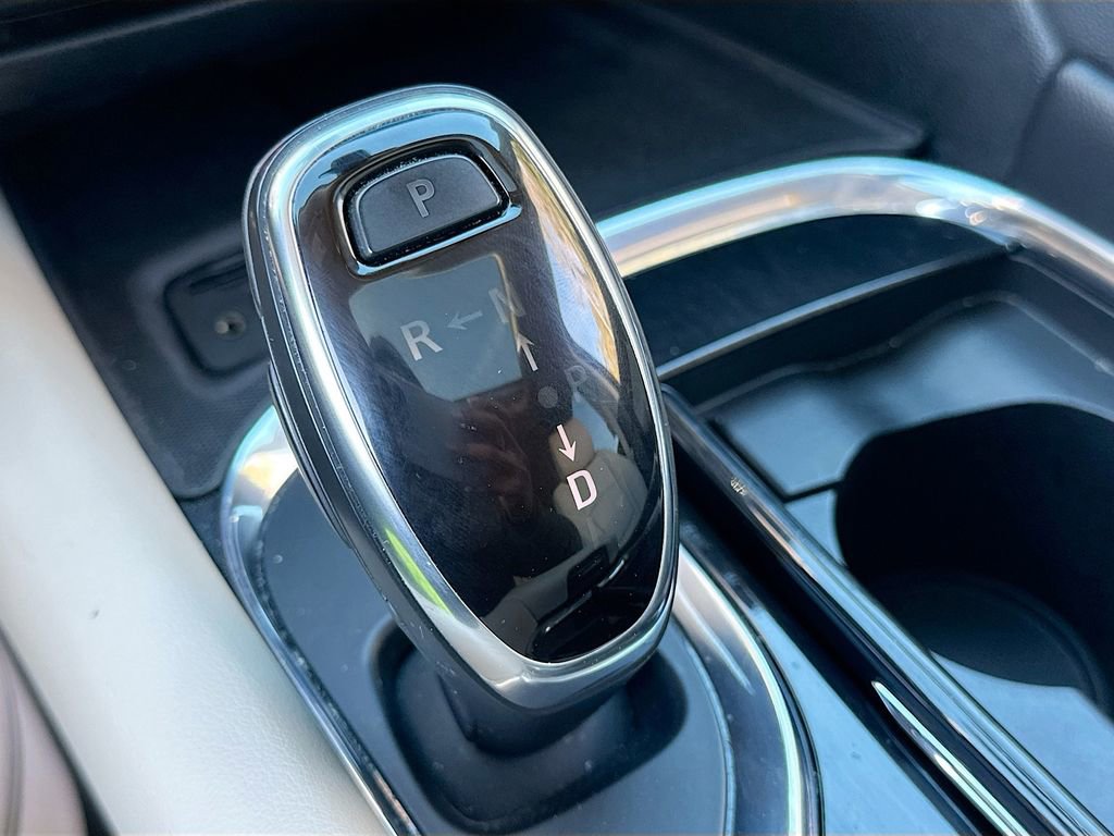 Used 2020 Buick Enclave Premium w/ Sun and Sites Package image 17