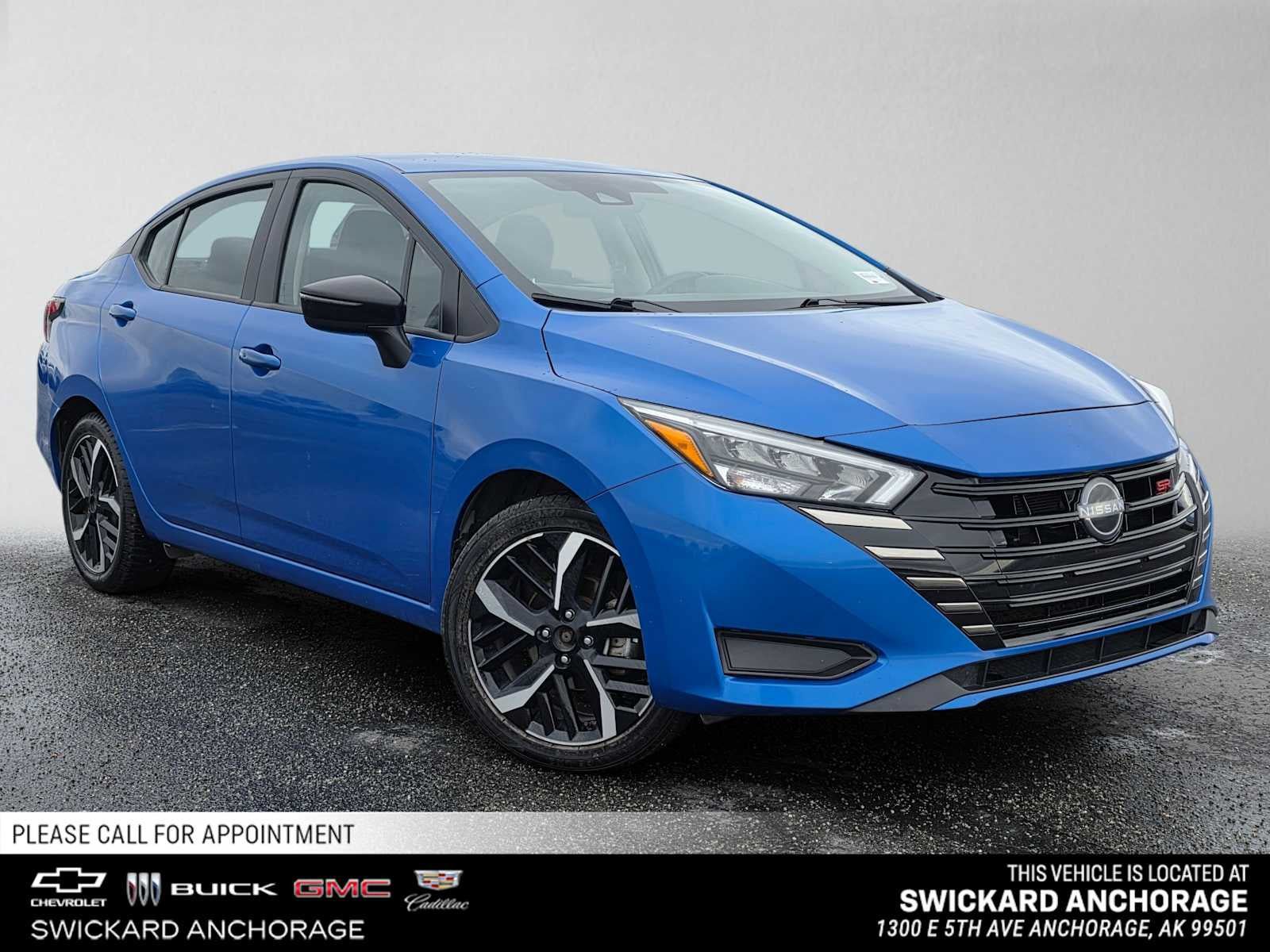 Used 2024 Nissan Versa SR FWD image 1