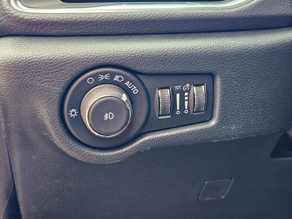 New 2026 Chrysler Pacifica Limited image 16