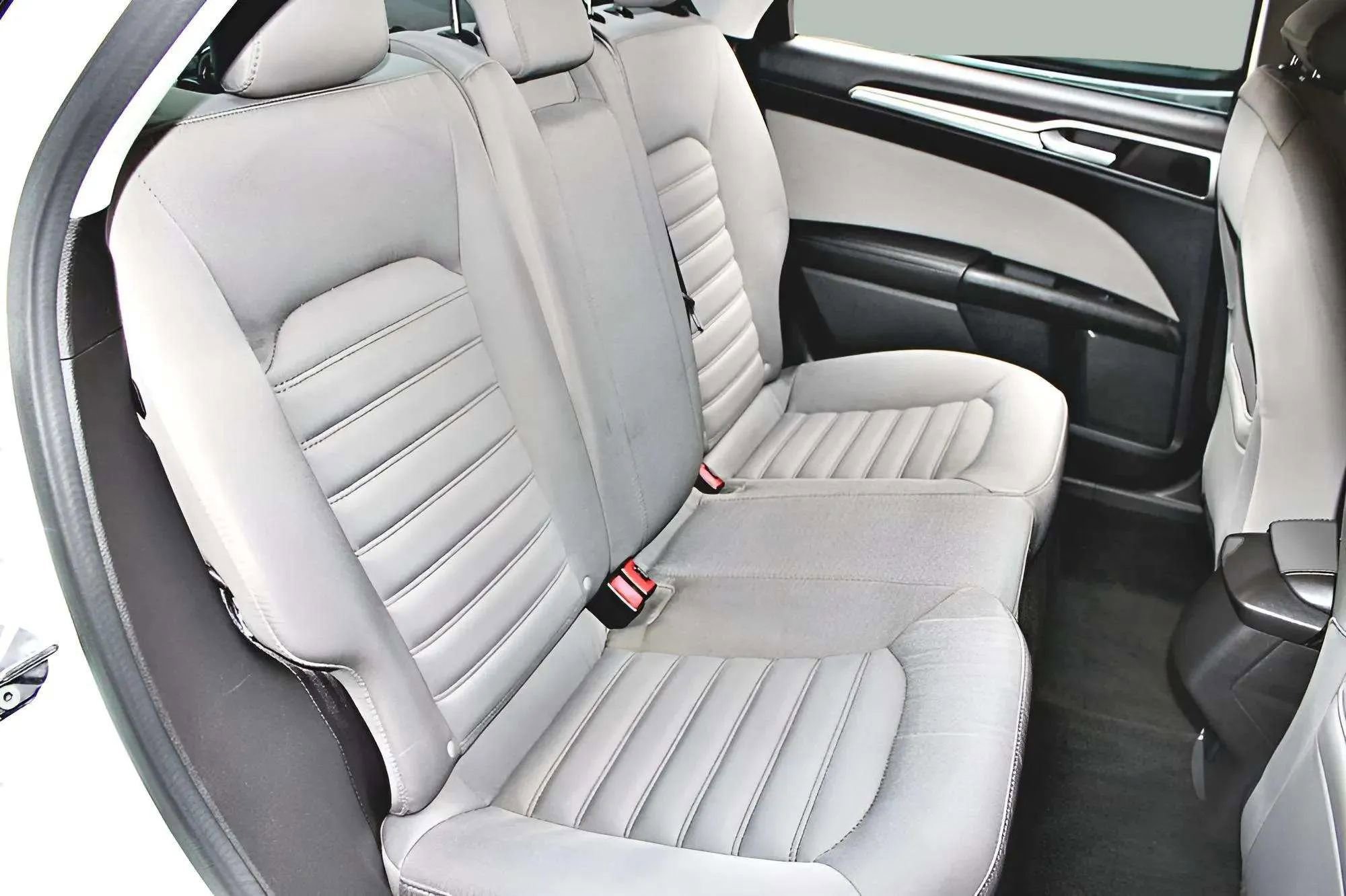 Used 2015 Ford Fusion S image 26