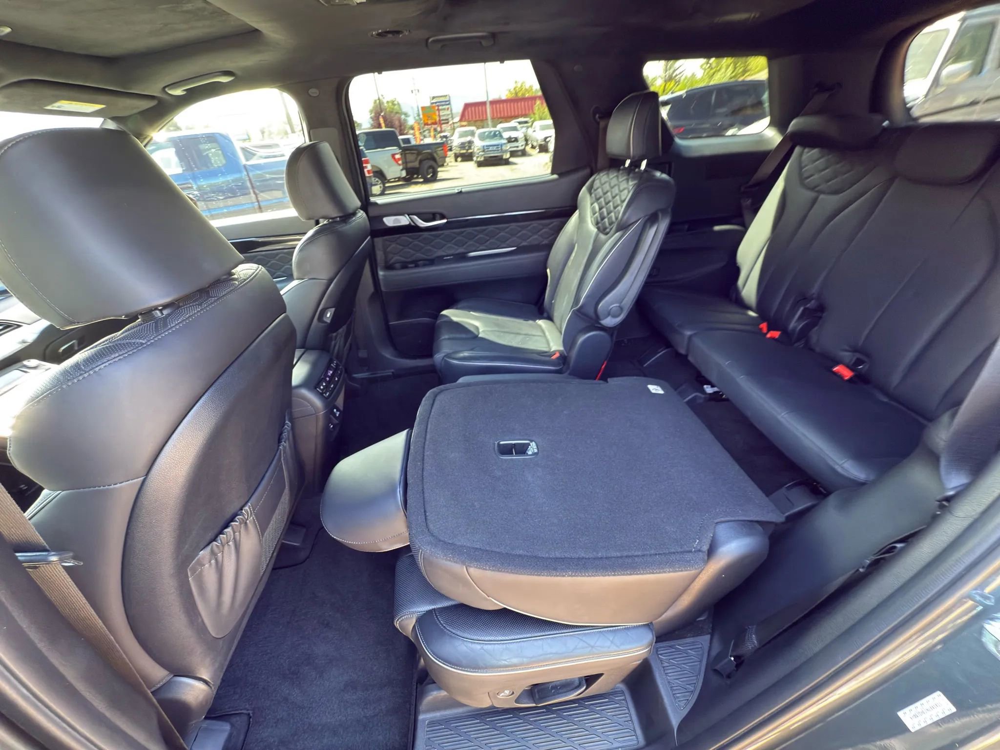 Used 2022 Hyundai Palisade Calligraphy image 18