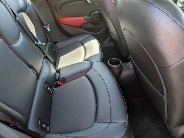 Used 2015 MINI Cooper 4-Door Hardtop image 13