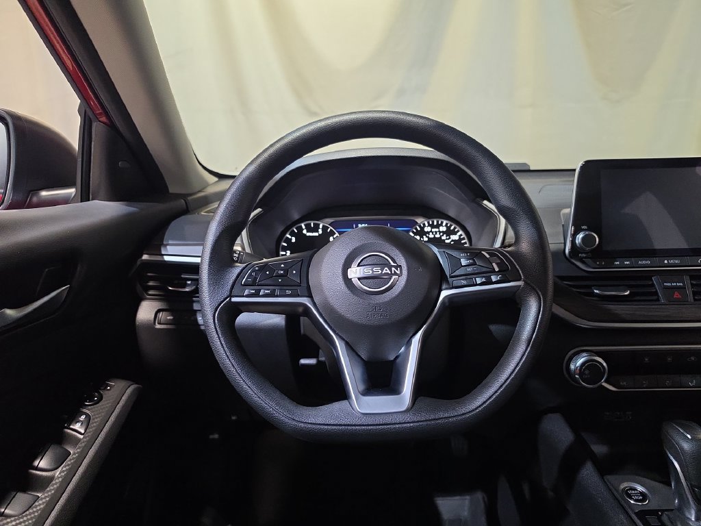 Used 2024 Nissan Altima 2.5 SV AWD/4WD image 11