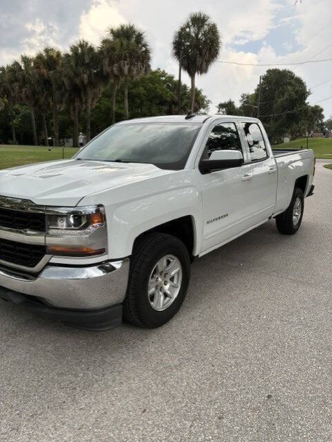Used 2018 Chevrolet Silverado 1500 LT RWD image 2