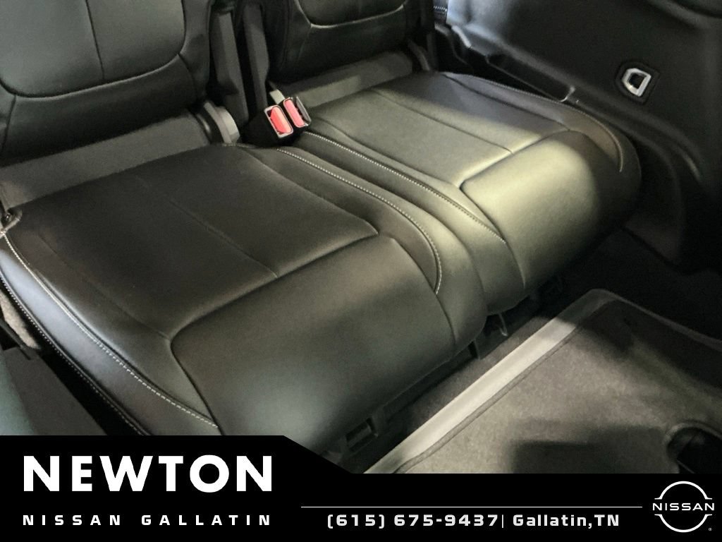 Used 2024 Jeep Grand Cherokee L Limited AWD/4WD image 16