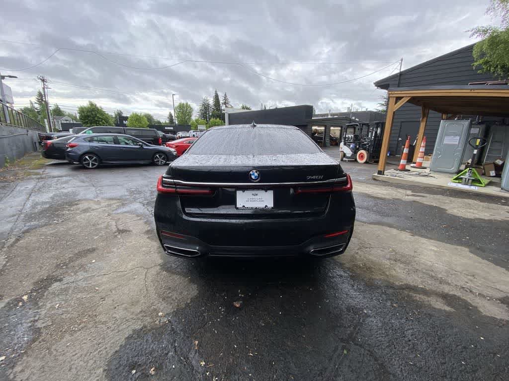 Used 2020 BMW 740i w/ M Sport Package RWD image 5