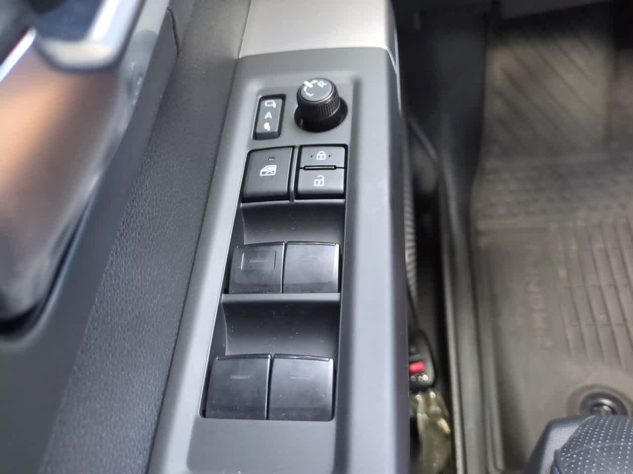 Used 2025 Toyota Tundra Platinum AWD/4WD image 23